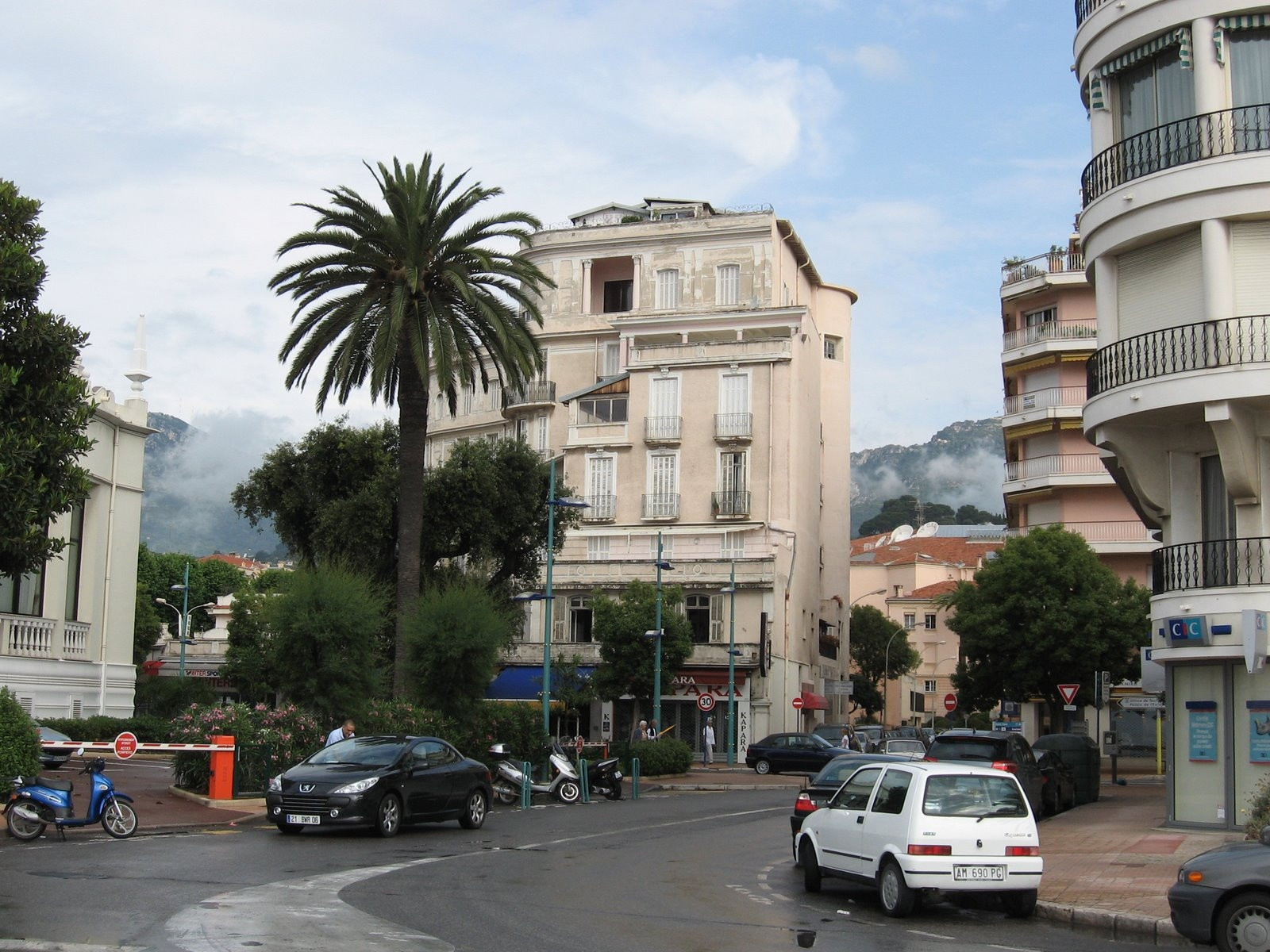 Улица в Ментоне, Франция – фотографии Франции