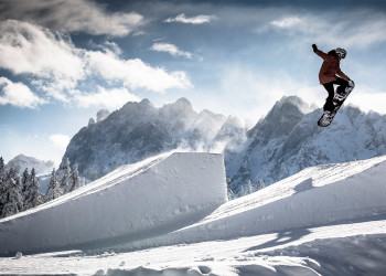 Сноубордист на склоне. Абтенау. Австрия. – фотографии Австрии