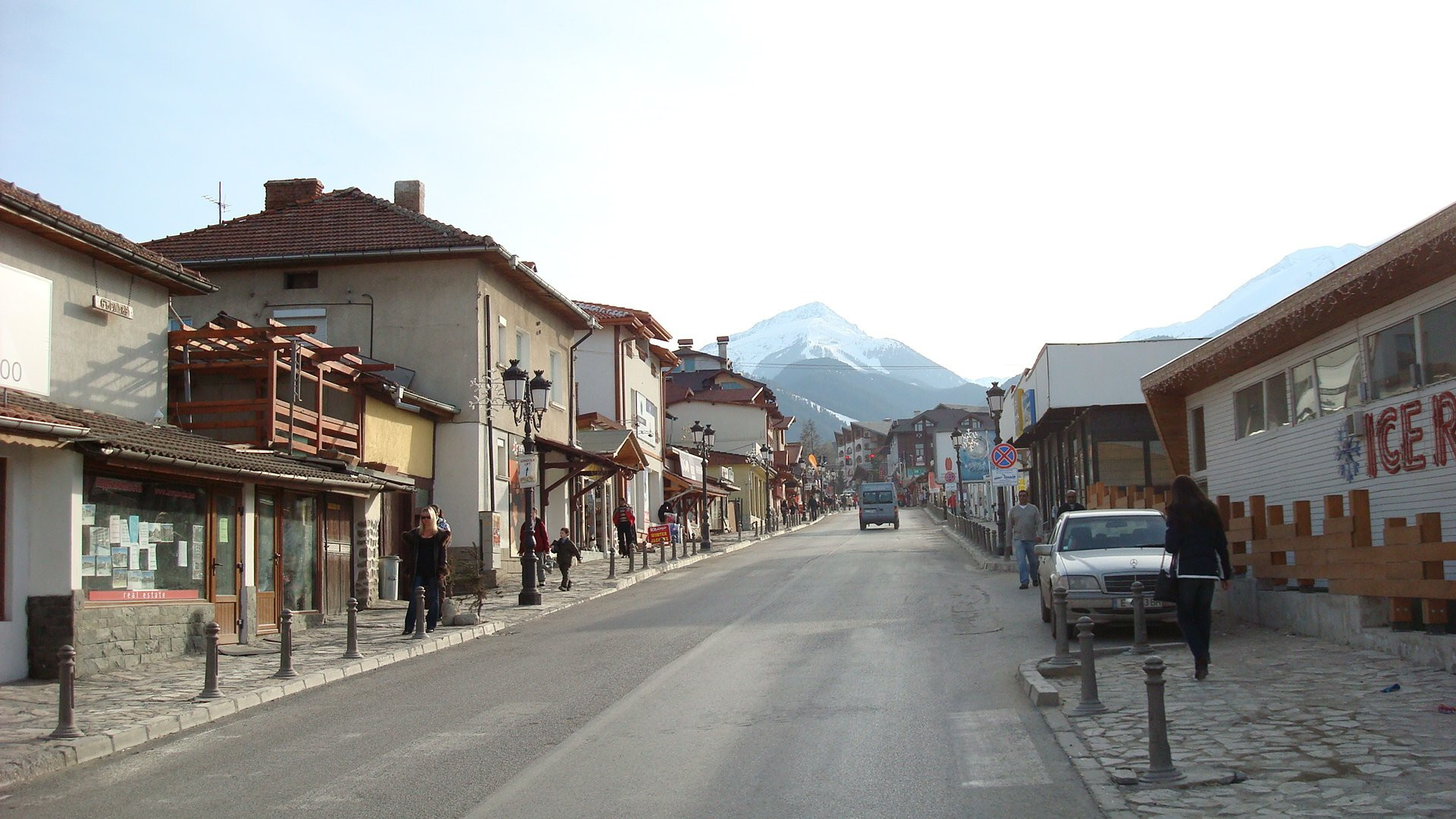 Улица в Банско, Болгария – фотографии Болгарии