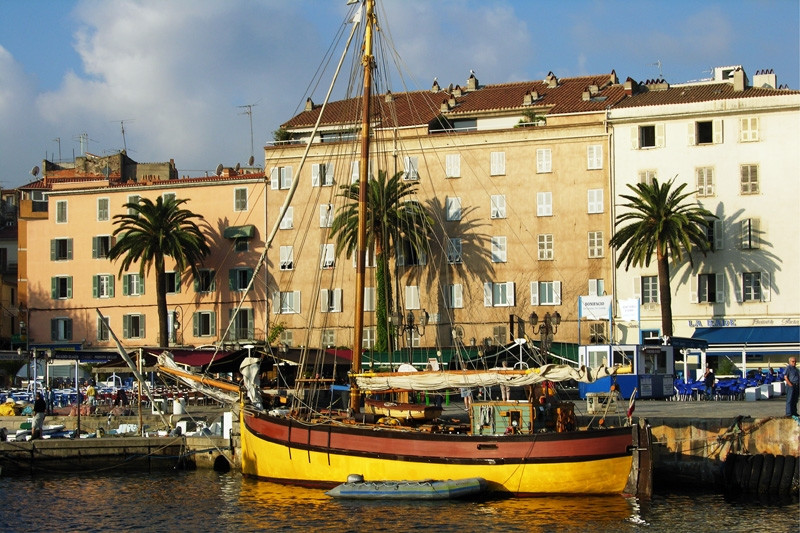 Яхты в Аяччо, Франция – фотографии Франции