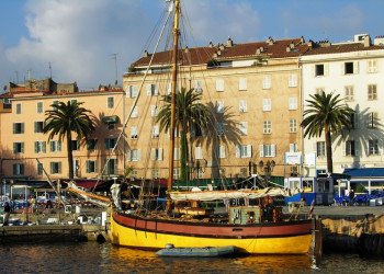 Яхты в Аяччо, Франция – фотографии Франции