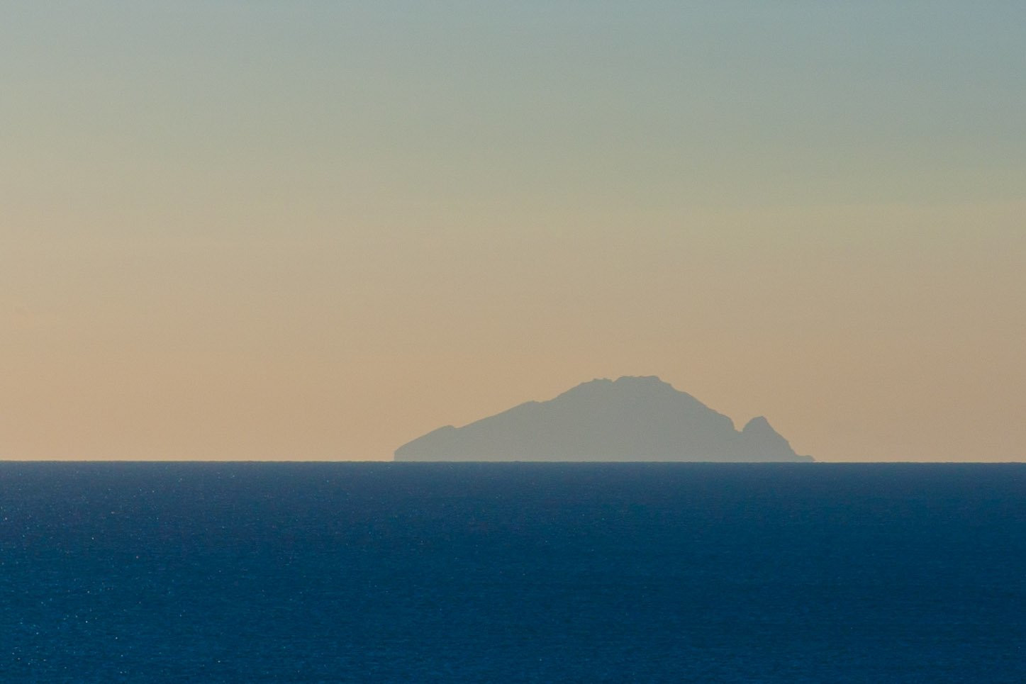 Море на острове Редонда – фотографии Антигуа и Барбуды