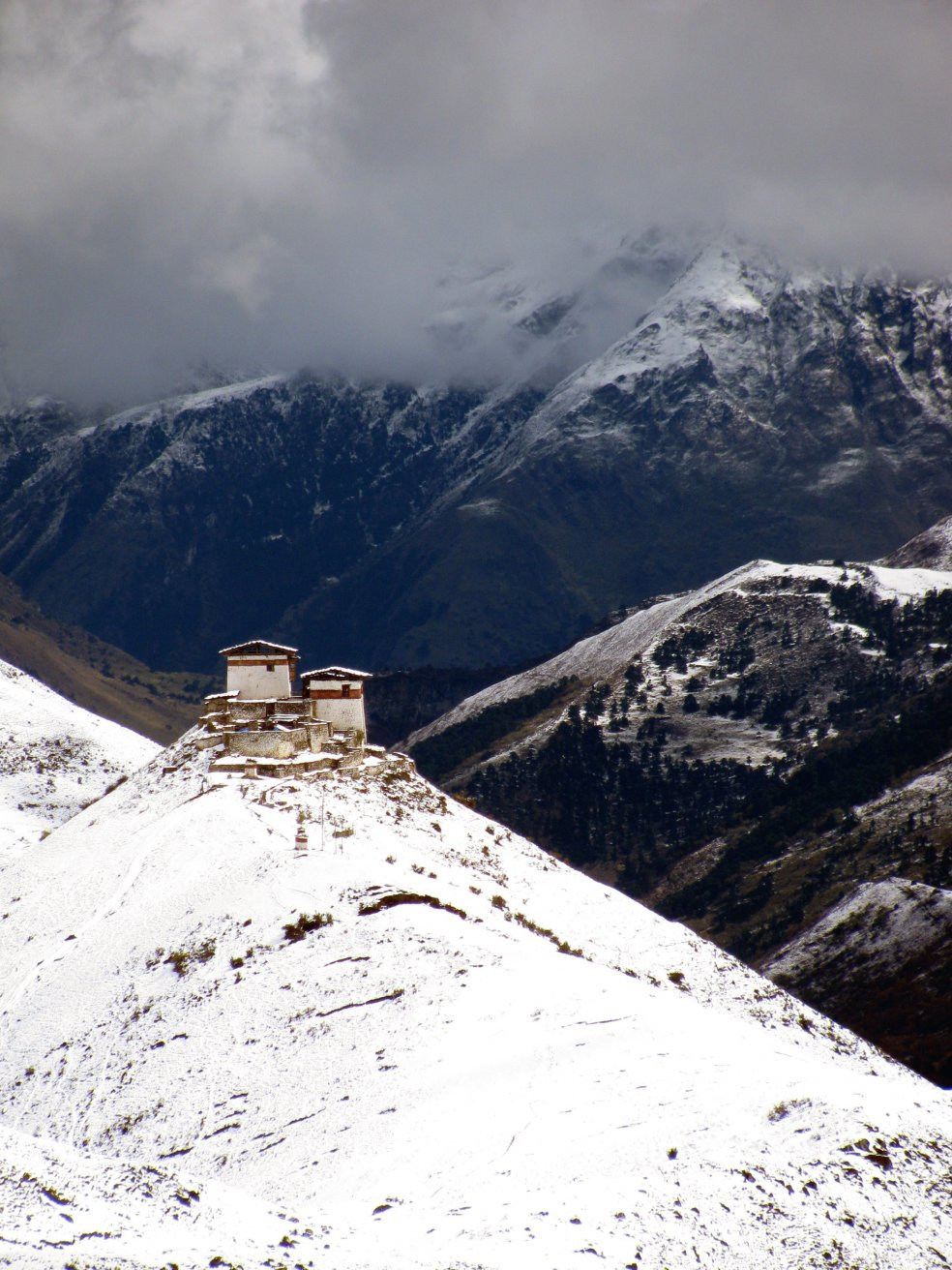 Лингжи-дзонг (Lingzhi Dzong) – фотографии Бутана