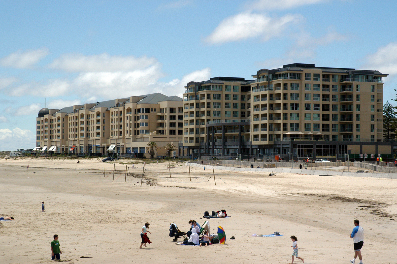 Популярный в Аделаиде пляж Гленелг – фотографии Австралии