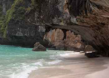 Скала на острове Пхи-Пхи-Лех, Тайланд. Фото 13 – фотографии Таиланда