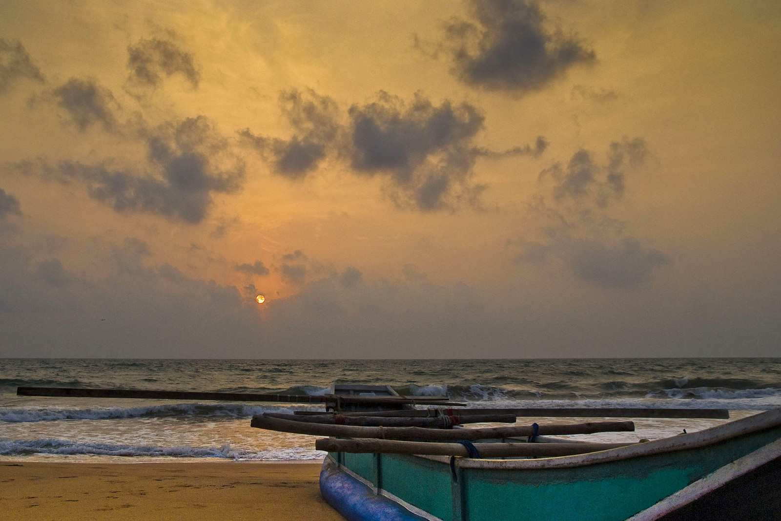 Закат на пляже в Коcгоде, Шри-Ланка – фотографии Шри-Ланки