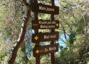 Указатель в Национальном парке, Хорватия. Фото 1 – фотографии Хорватии