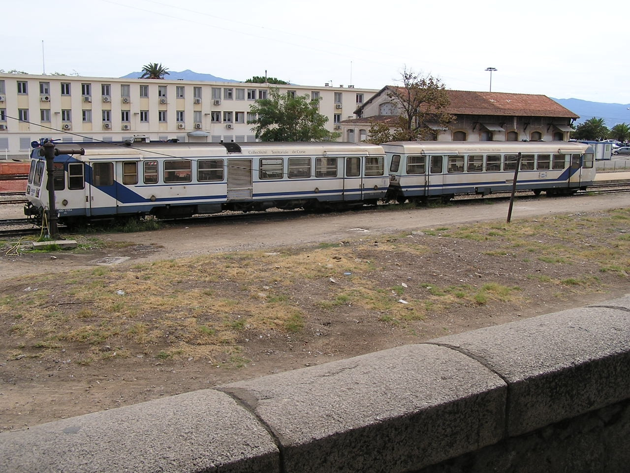Поезд в Аяччо, Франция – фотографии Франции