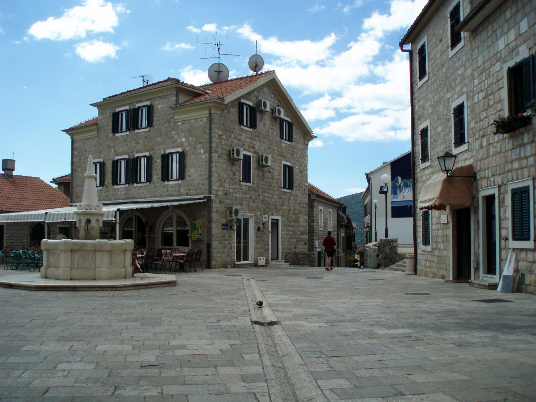 Площадь в Херцег-Нови, Черногория. Фото 4 – фотографии Черногории