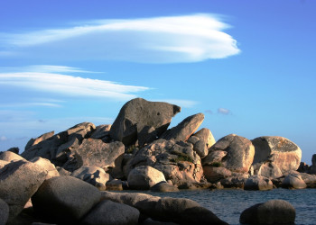 Глыбы камней в Порто-Векьо, Франция – фотографии Франции