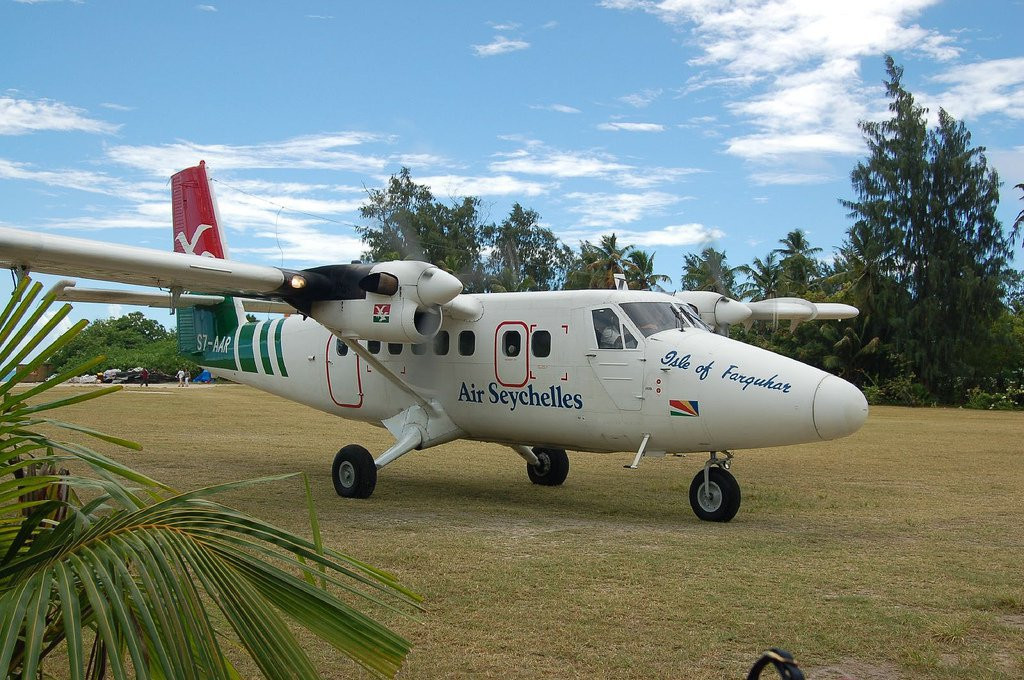 Самолёт на острове Денис – фотографии Сейшельских островов