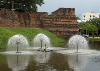 Фонтан в Чианг-Май, Тайланд – фотографии Таиланда