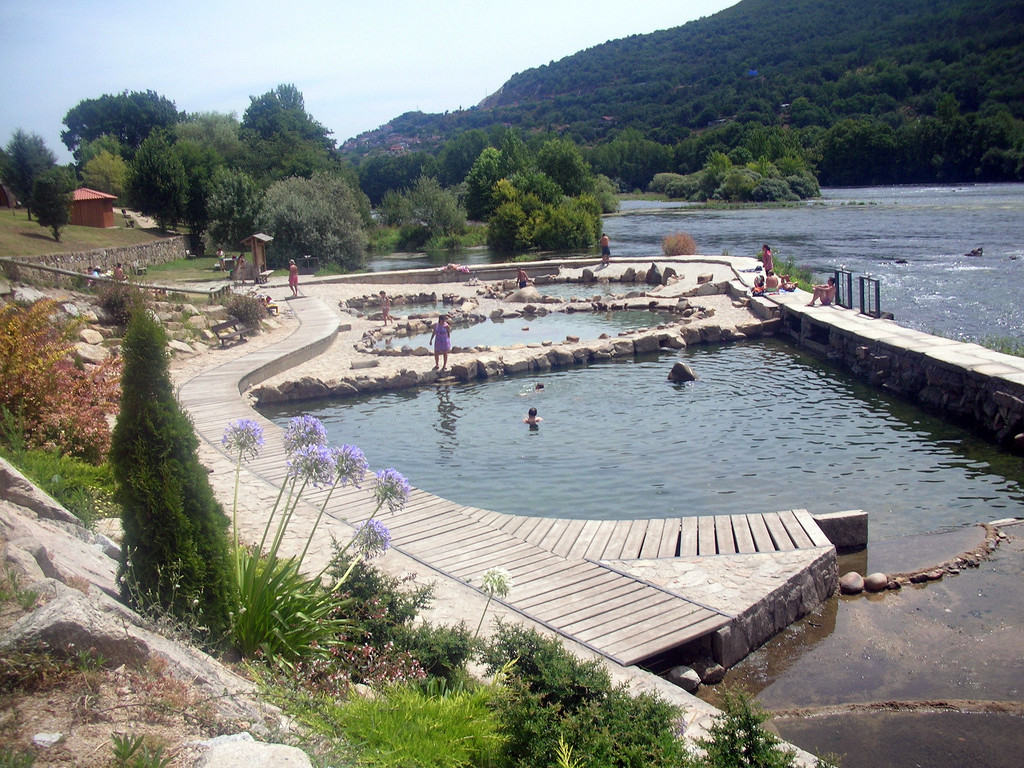 Купальни в окрестностях Оренсе – фотографии Испании
