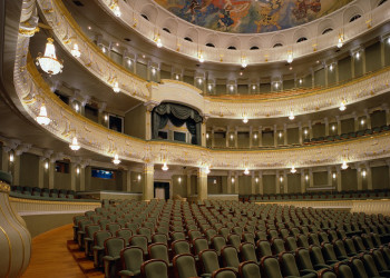 Большой театр Москвы смело конкурирует с известными мировыми культурными центрами – фотографии России