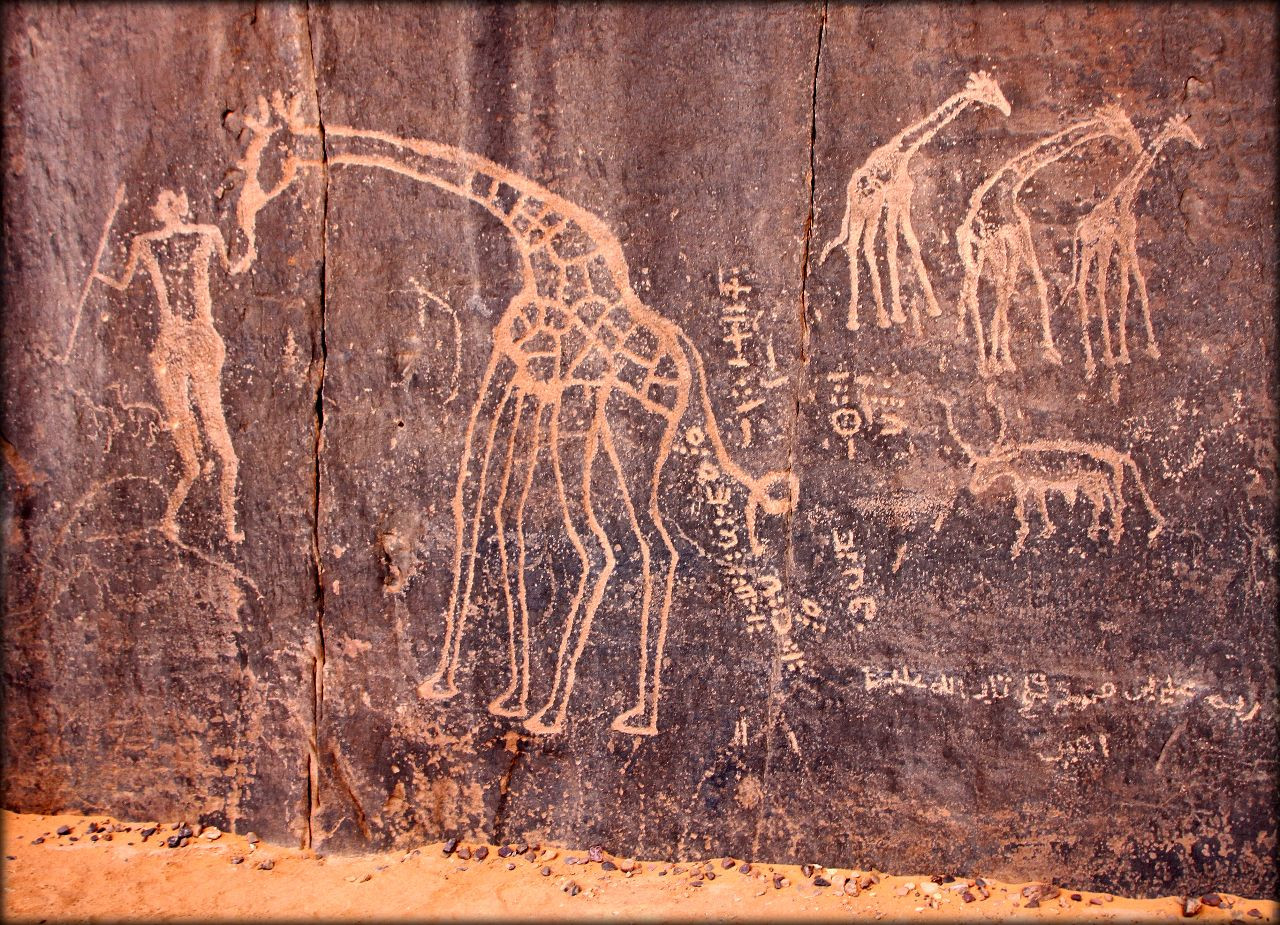 Наскальная живопись. Тассилин-Адджер национальный парк. Алжир – фотографии Алжира