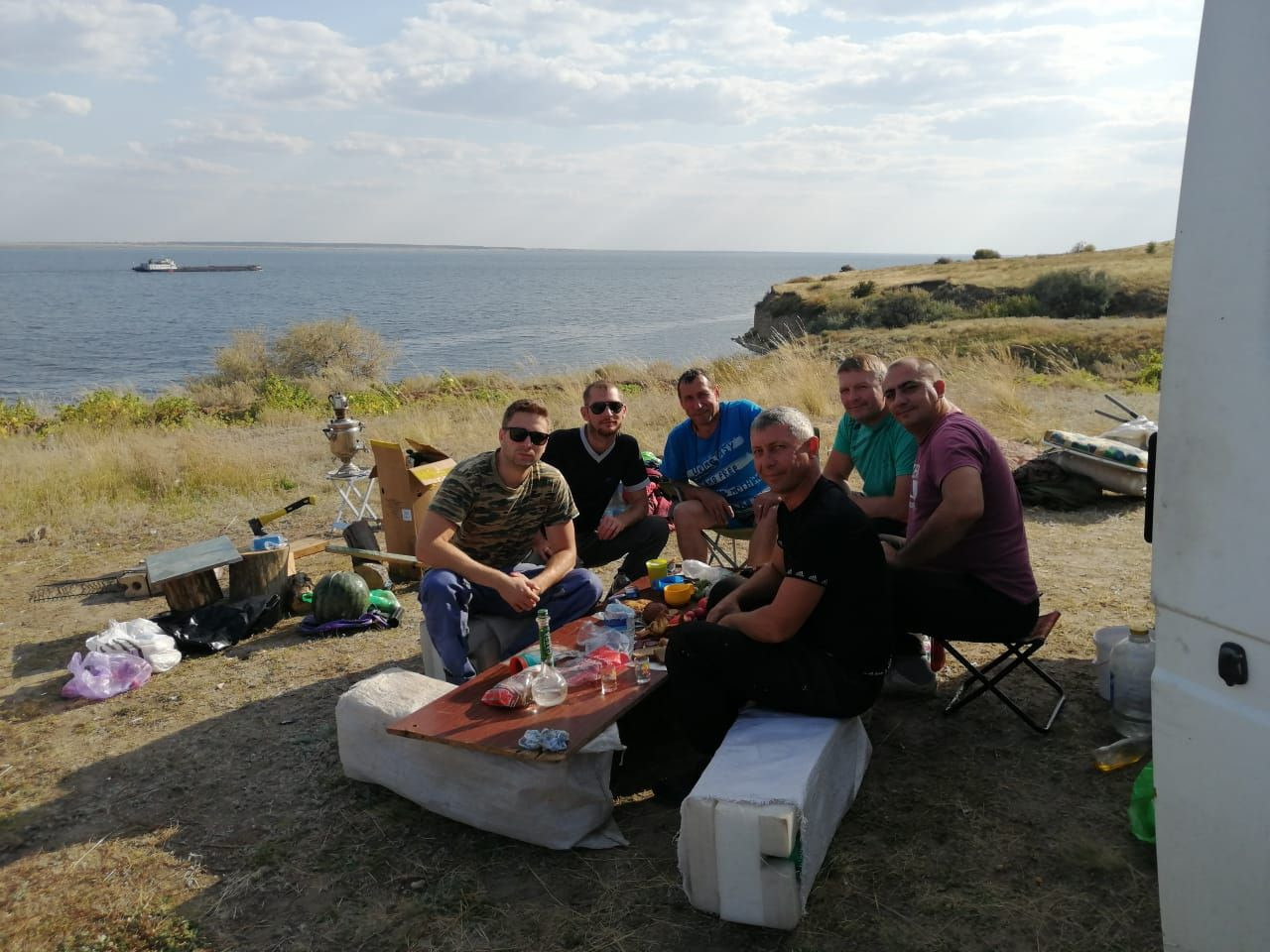 Обед на рыбалке – фотографии