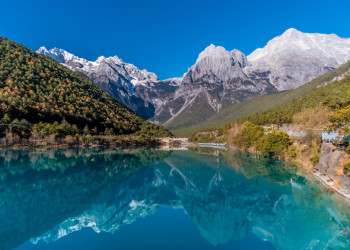 Каждая фотография Долина Голубой Луны, сделанная здесь, будет напоминать праздничную открытку – фотографии Китая