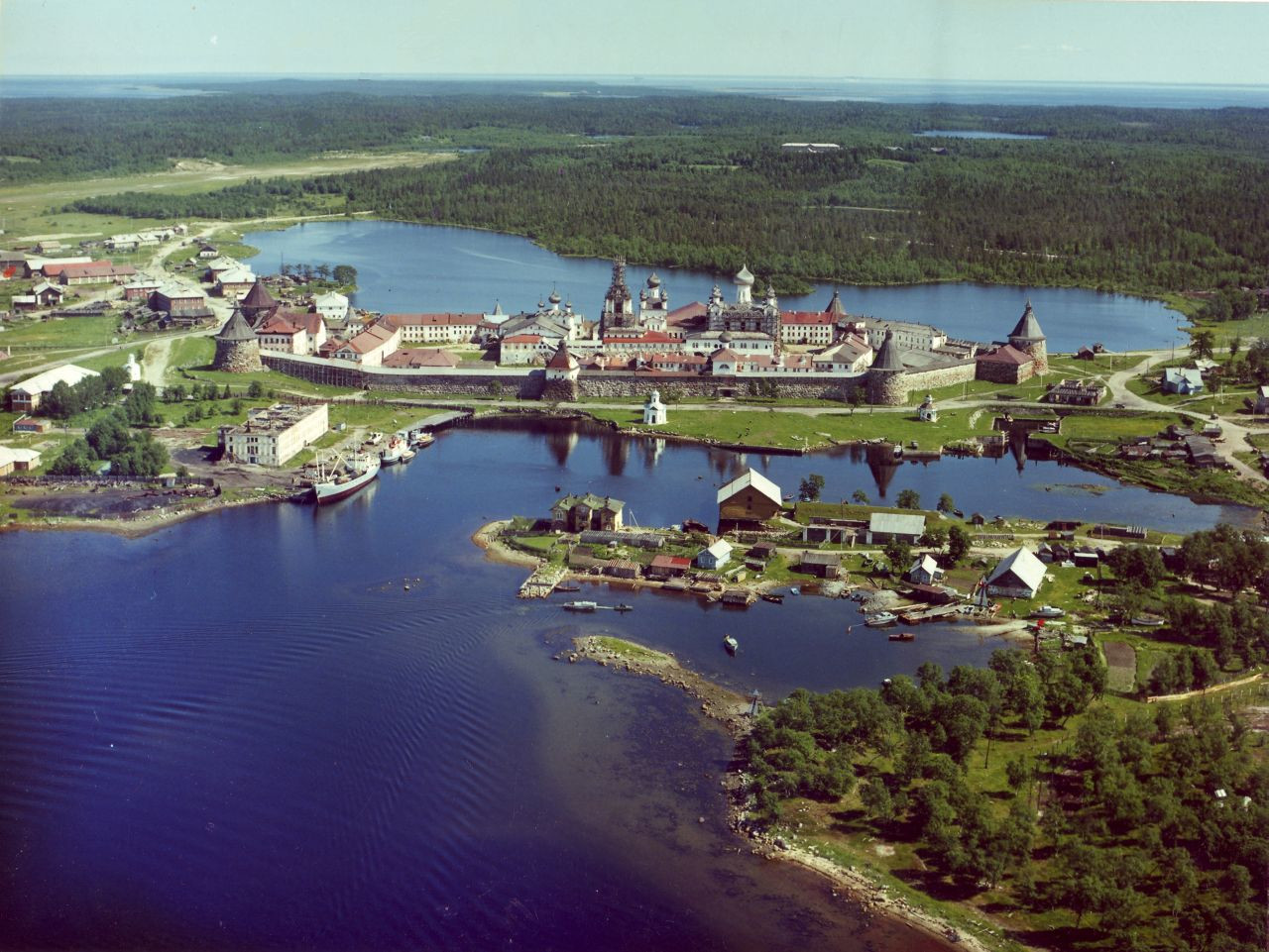 Соловецкий монастырь, фото с самолёта – фотографии России