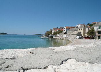 Набережная в Примоштен, Хорватия. Фото 1 – фотографии Хорватии