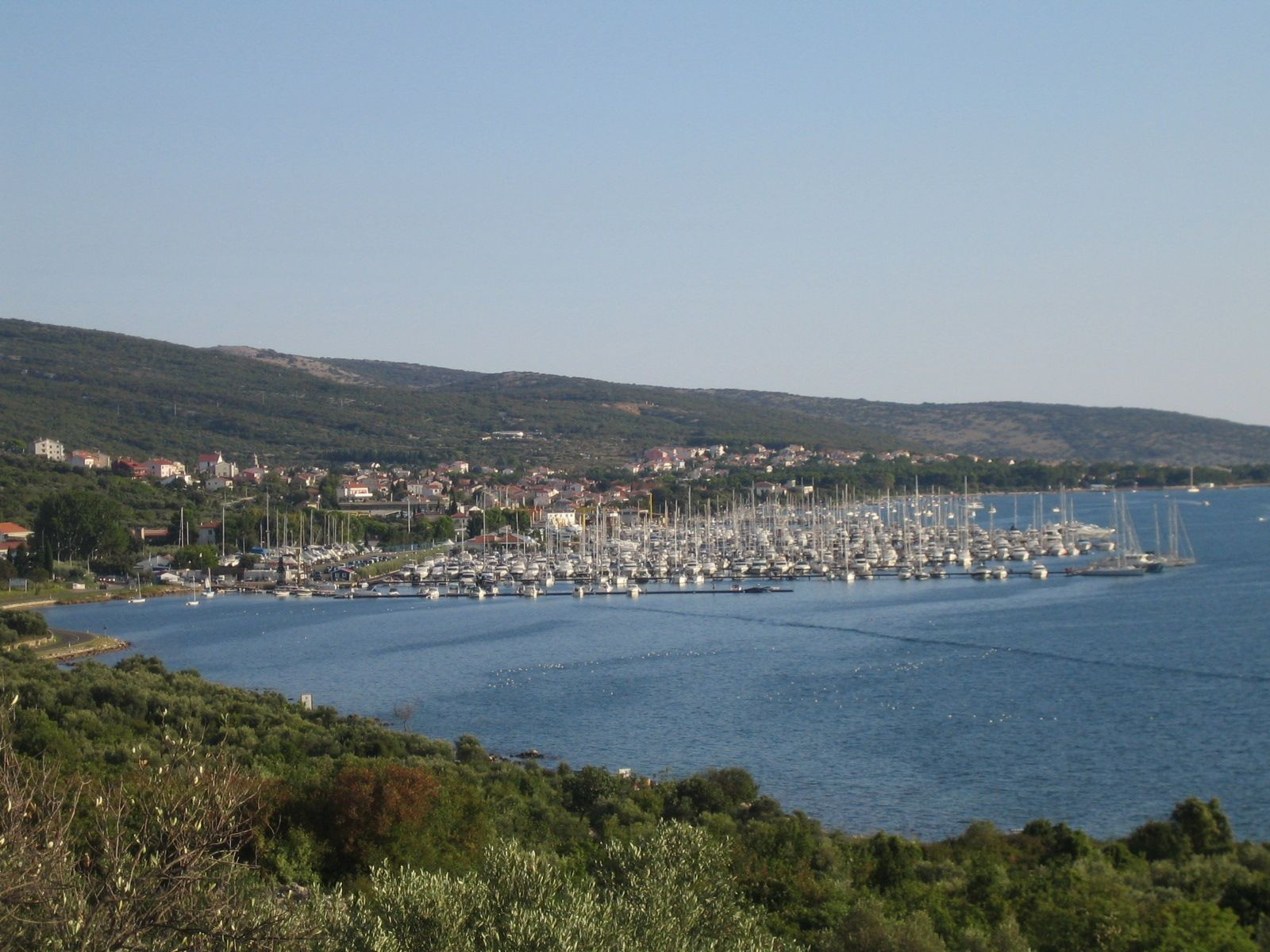 Порт в Пунате, Хорватия – фотографии Хорватии