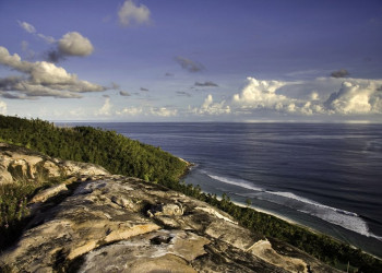Панорамный вид острова Фрегат, Сейшелы – фотографии Сейшельских островов