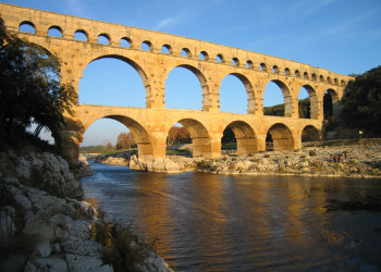 Древнеримский акведук Пон-дю-Гар – фотографии Франции