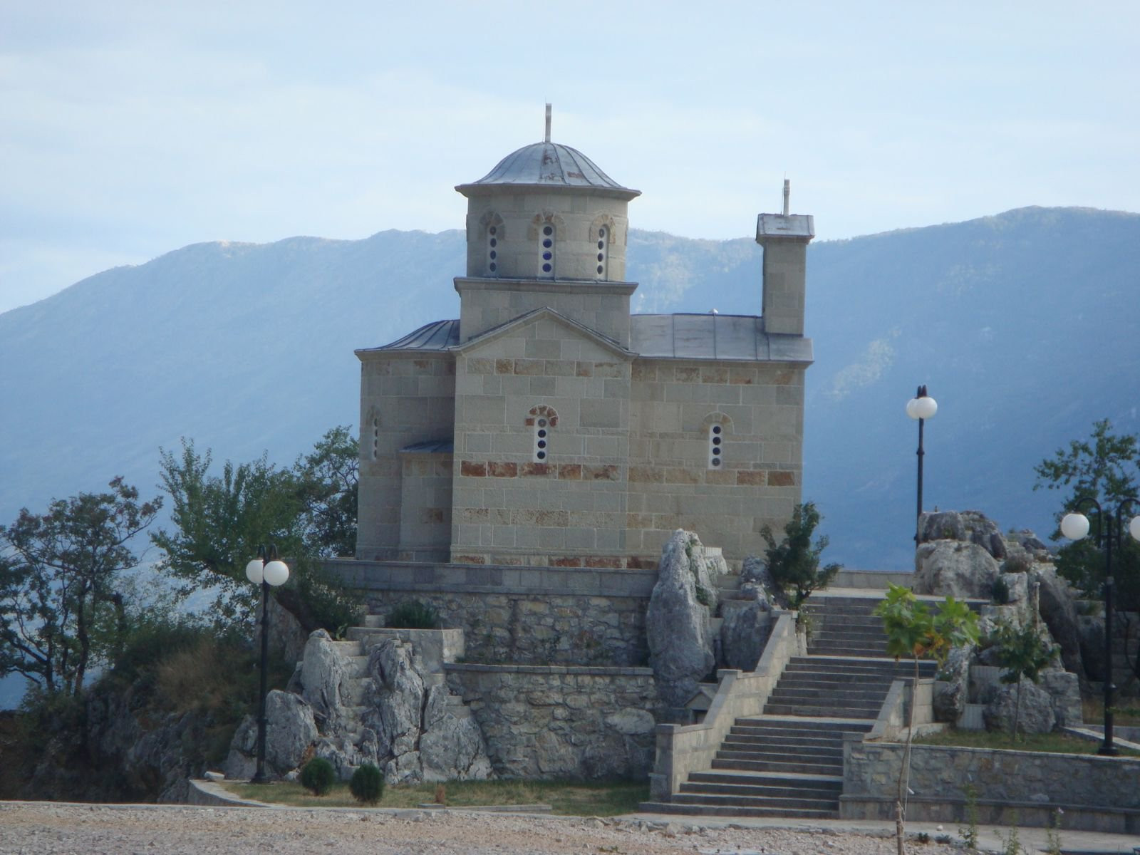 Церковь в Даниловграде, Черногория. Фото 10 – фотографии Черногории