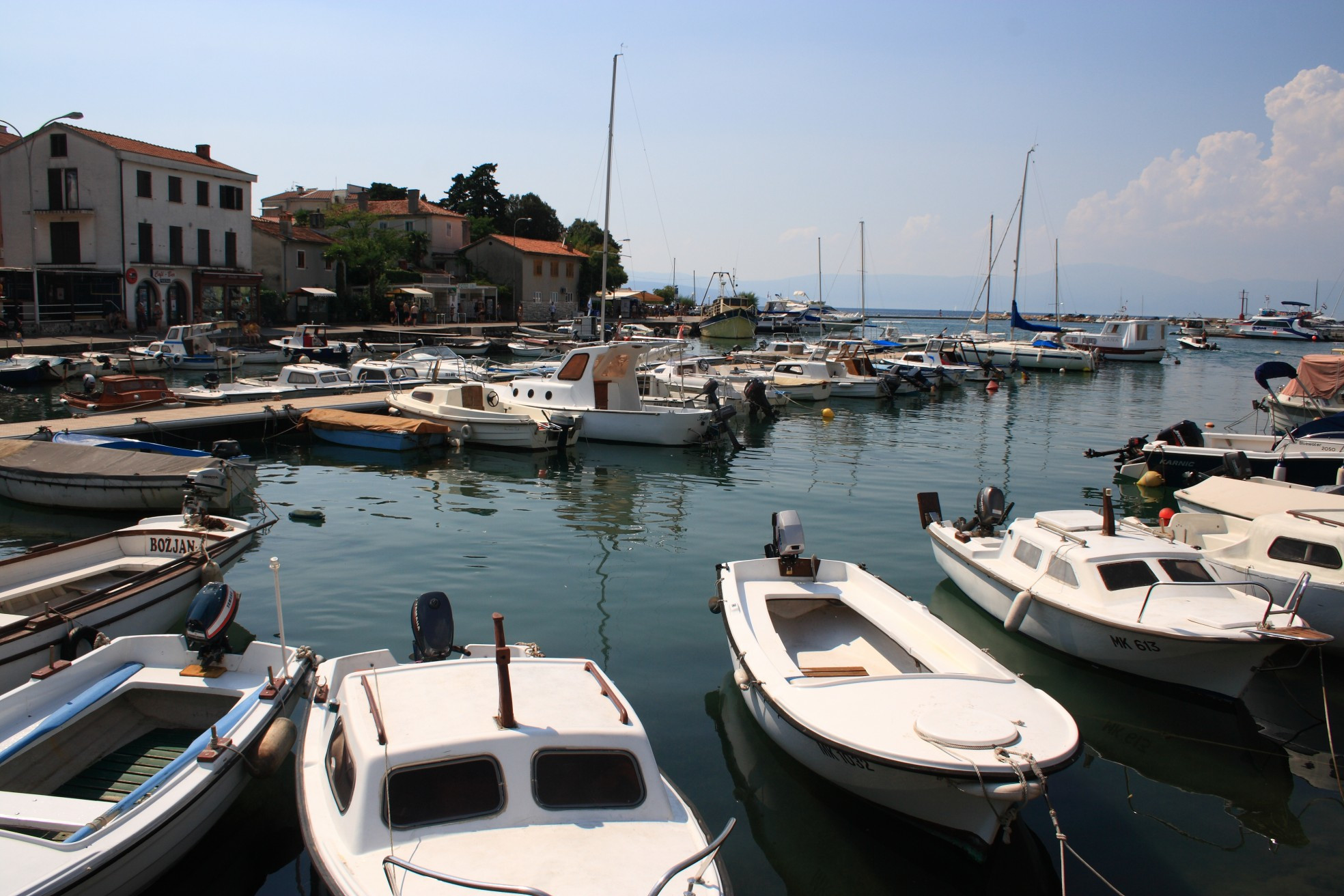 Яхты и катера в Малинске, Хорватия. Фото 8 – фотографии Хорватии