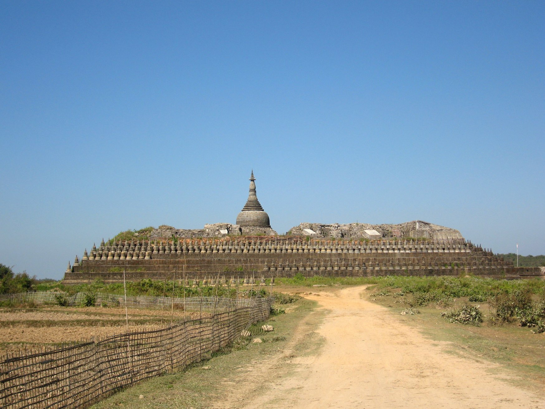 Храм Коэтаун (Koe-thaung Temple) – фотографии Мьянмы