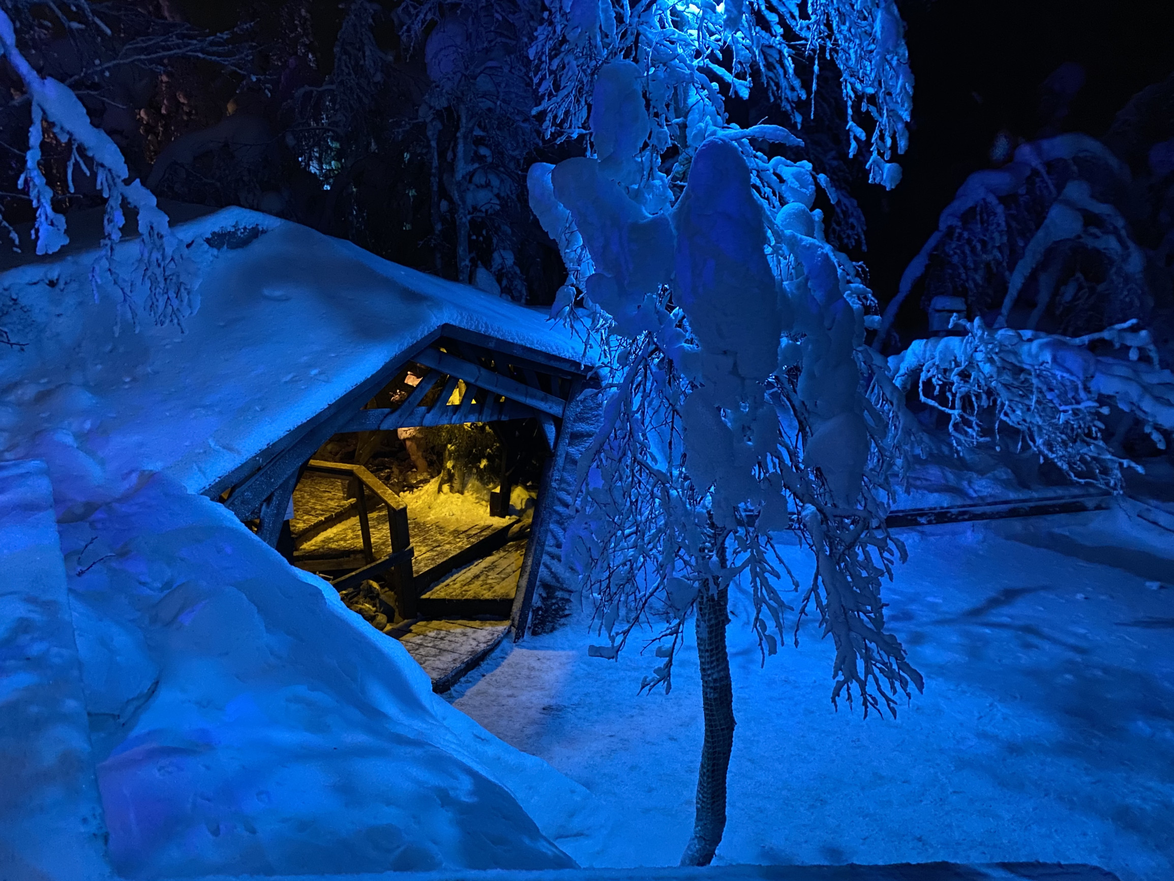 Пещера в парке «Таинственный лес», Кировск, Мурманская область – фотографии России