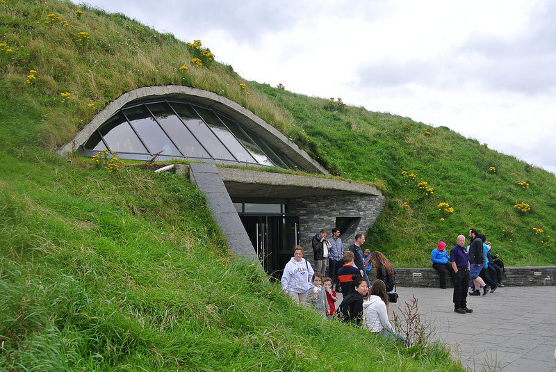 Утёсы Мохер, центр Cliffs of Moher Visitor Experience  – фотографии Ирландии