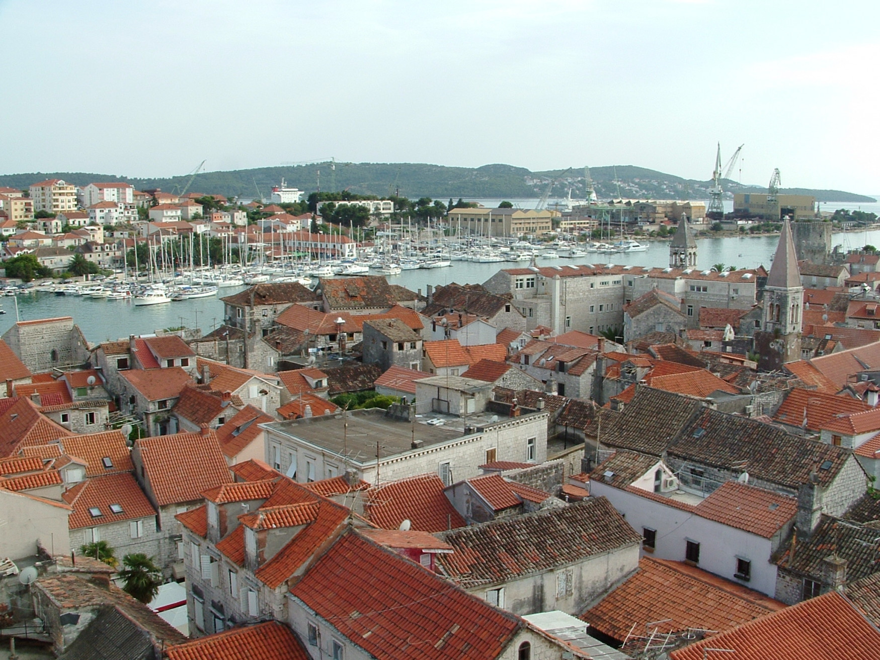 Крыши домов в Трогире, Хорватия. Фото 5 – фотографии Хорватии