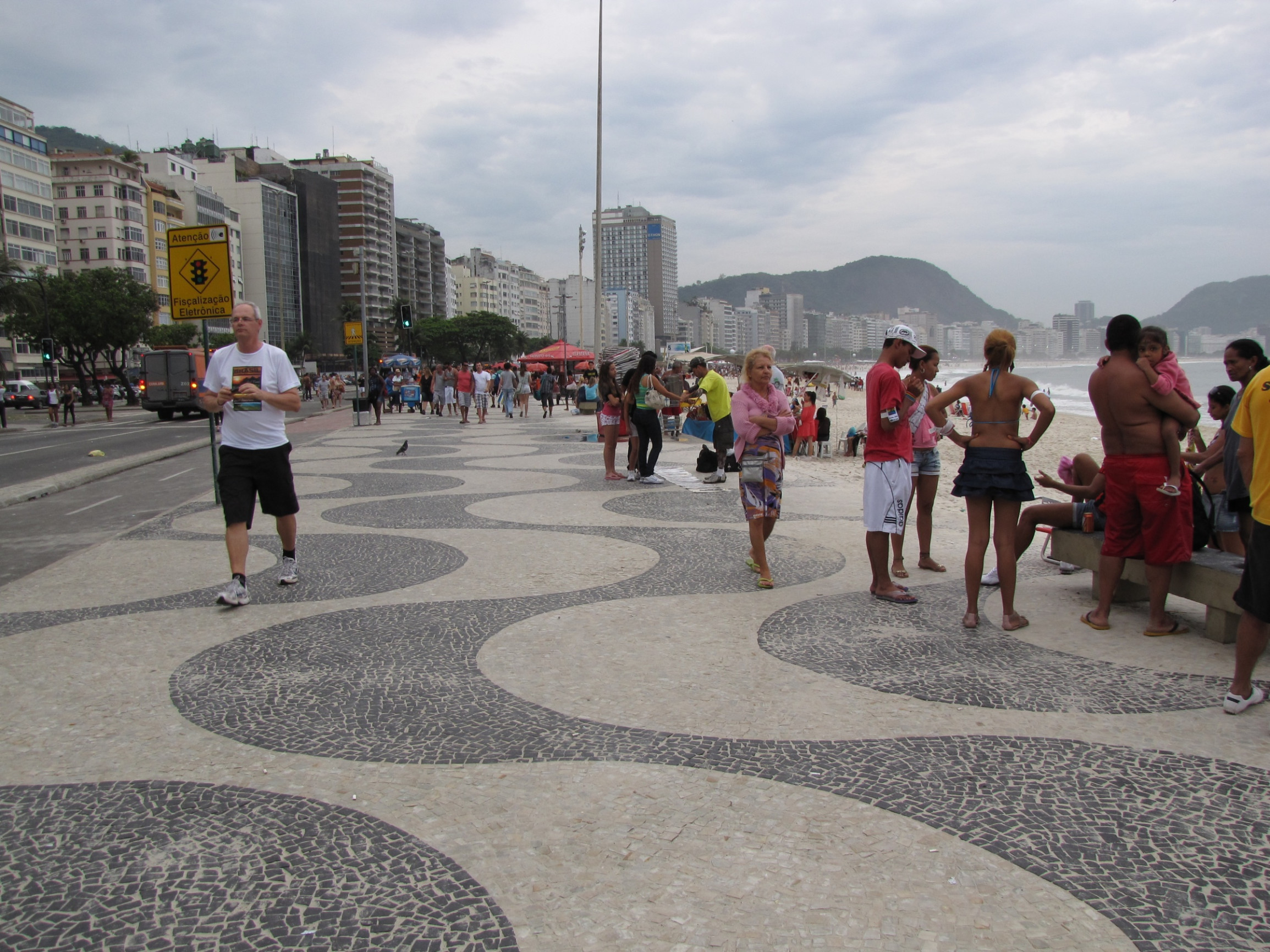 Набережная у пляжа Копакабана – фотографии Бразилии