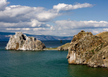 Скалы на озере Байкала, Россия – фотографии России