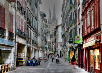 Улица в Байонне, Франция. Фото 4 – фотографии Франции