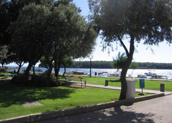 Набережная в Пунате, Хорватия. Фото 1 – фотографии Хорватии