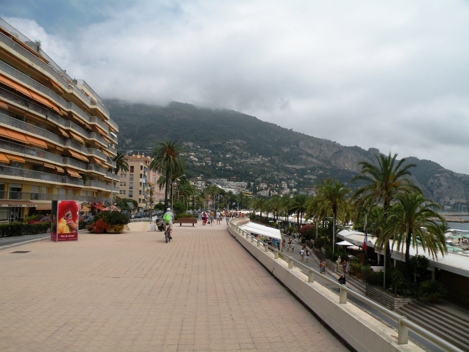 Набережная в Ментоне, Франция. Фото 3 – фотографии Франции