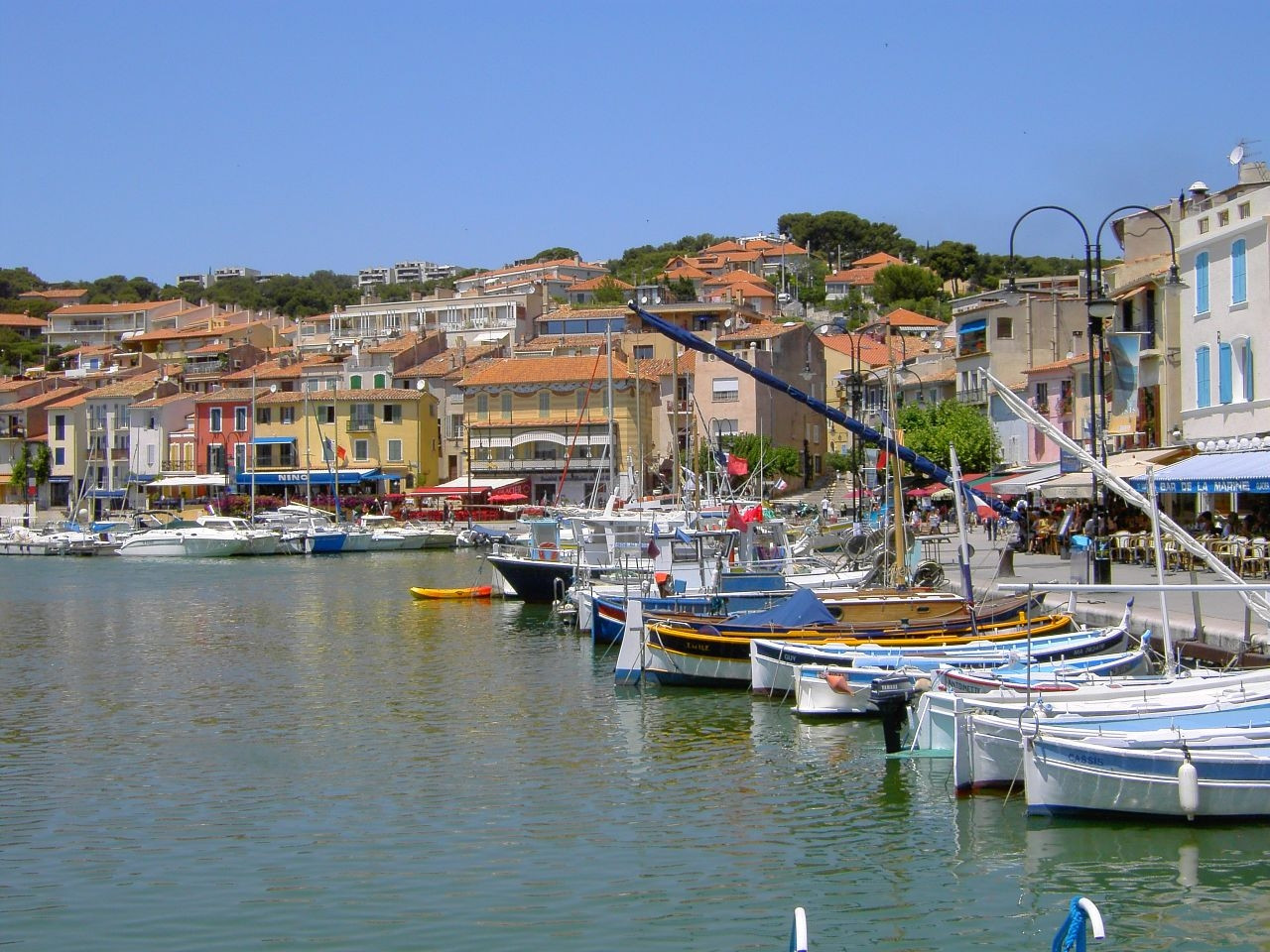 Яхты и катера в Кассис, Франция – фотографии Франции