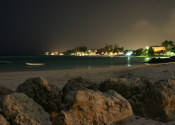 Ночной пляж на южном побережье Барбадоса – фотографии Барбадоса