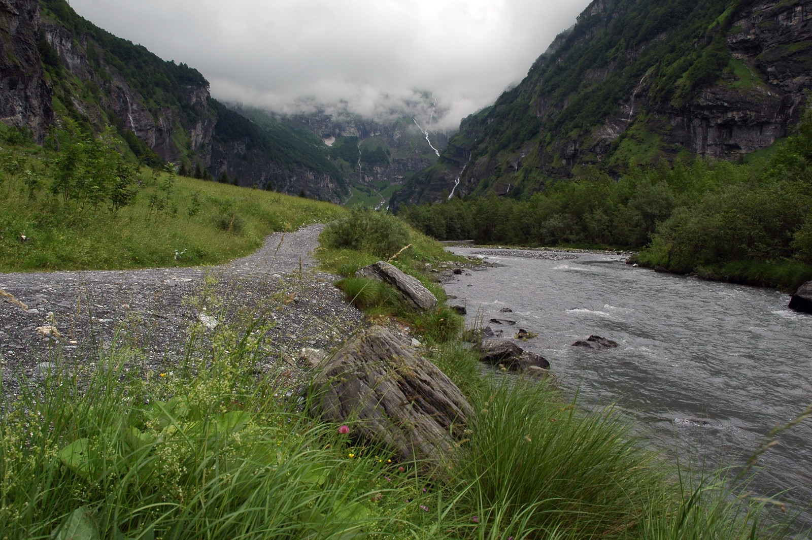 Ущелье в Сикст-Фер-а-Шеваль, Франция – фотографии Франции