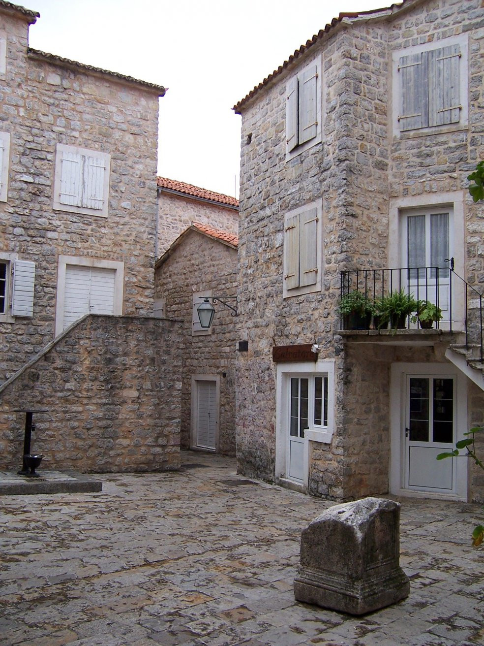 Дома в Будва, Черногория. Фото 22 – фотографии Черногории