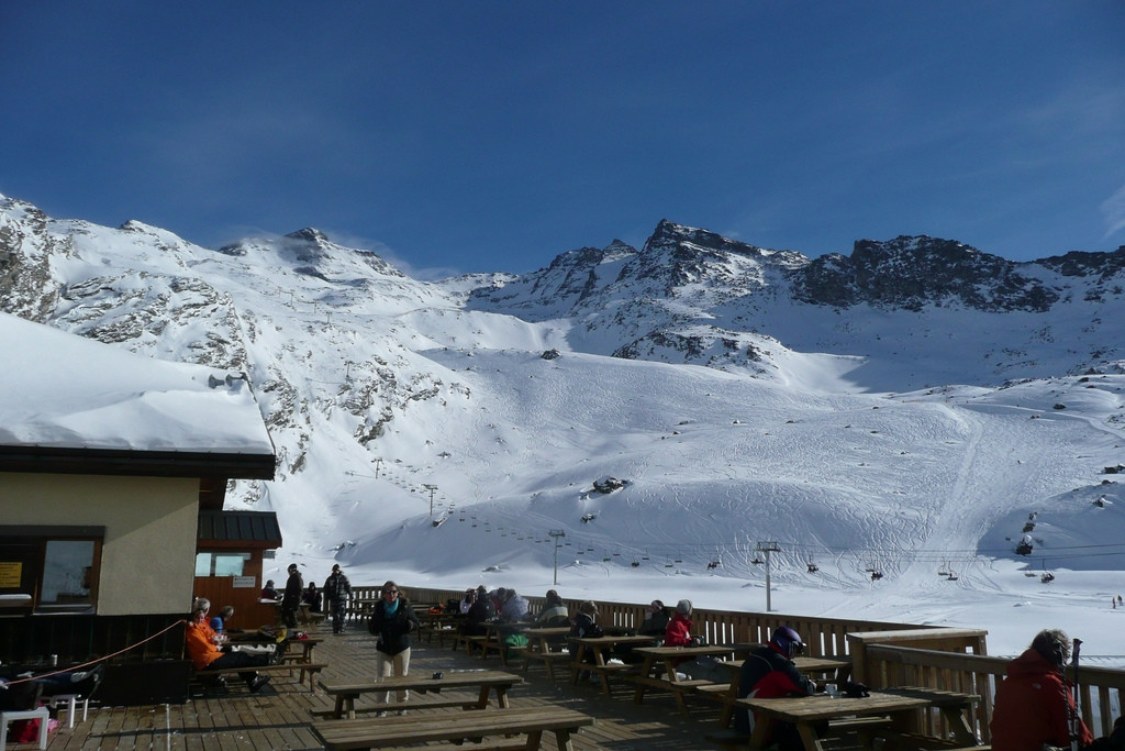 Кафе в Орель, Франция – фотографии Франции