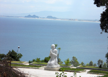 Статуя кому-то – фотографии Вьетнама