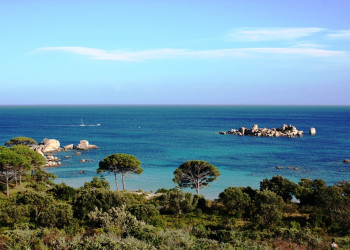 Берега в Порто-Векьо, Франция – фотографии Франции