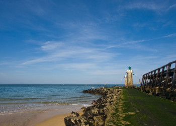 Набережная в Капбретоне, Франция – фотографии Франции