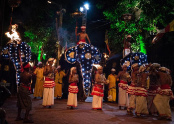 Фестиваль Эсала Перехера (Esala Perahera). Фото 2 – фотографии Шри-Ланки