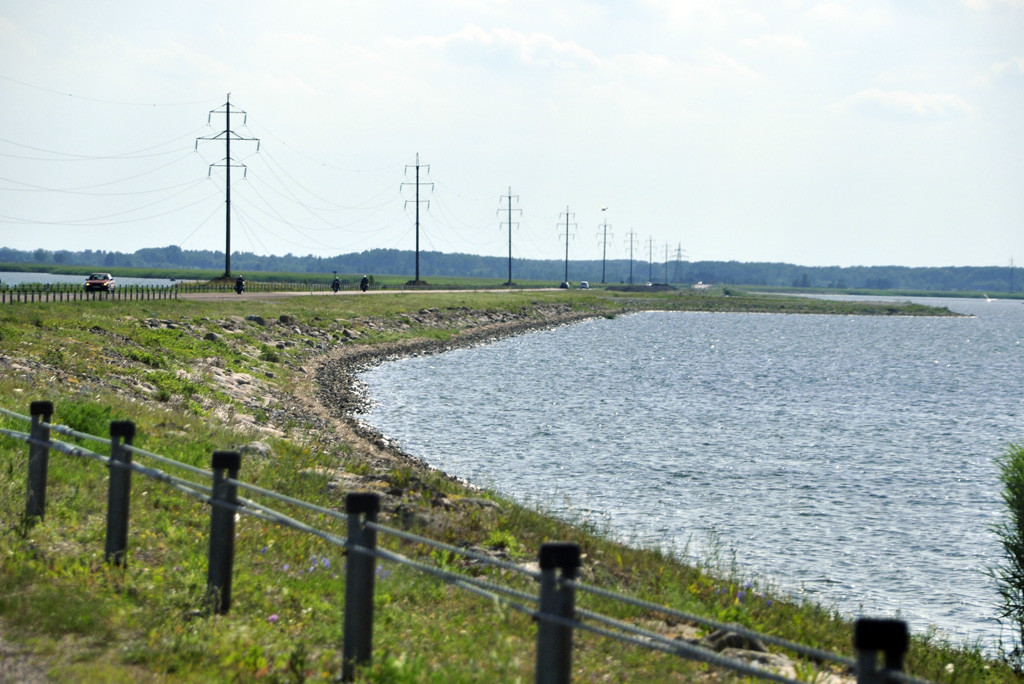 Дамба, соединяющая Сааремаа с островом Муху – фотографии Эстонии