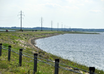 Дамба, соединяющая Сааремаа с островом Муху – фотографии Эстонии