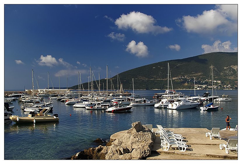 Яхты и катера в Игало, Черногория – фотографии Черногории