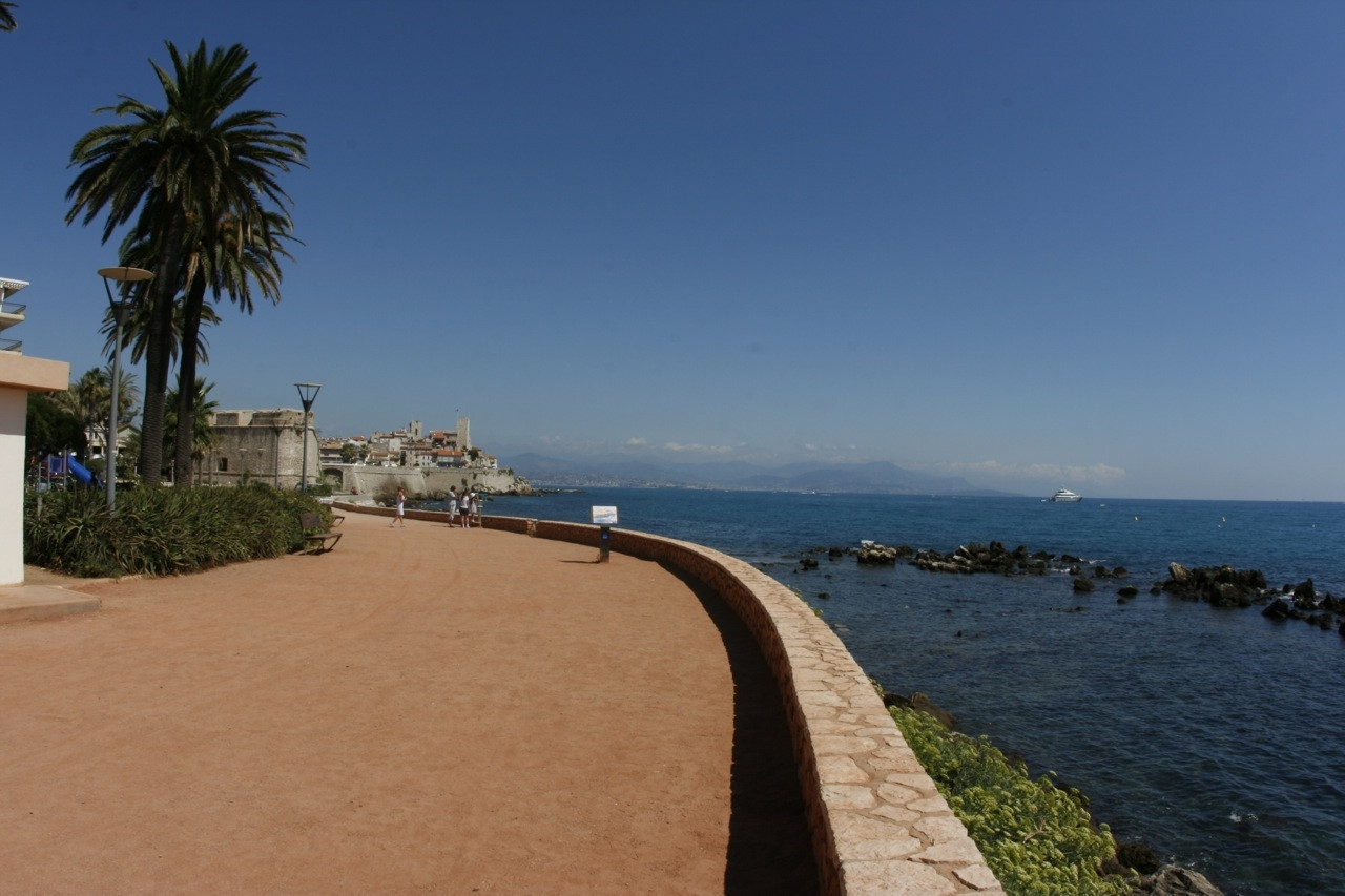 Набережная в Антиб, Франция. Фото 15 – фотографии Франции